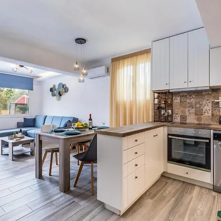 Folia 斯科派洛斯