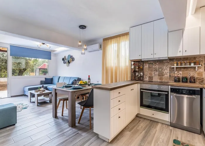 Folia Σκόπελος